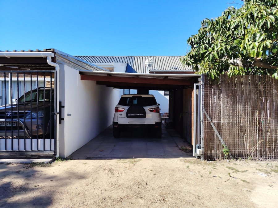 1 Bedroom Property for Sale in Lochnerhof Western Cape